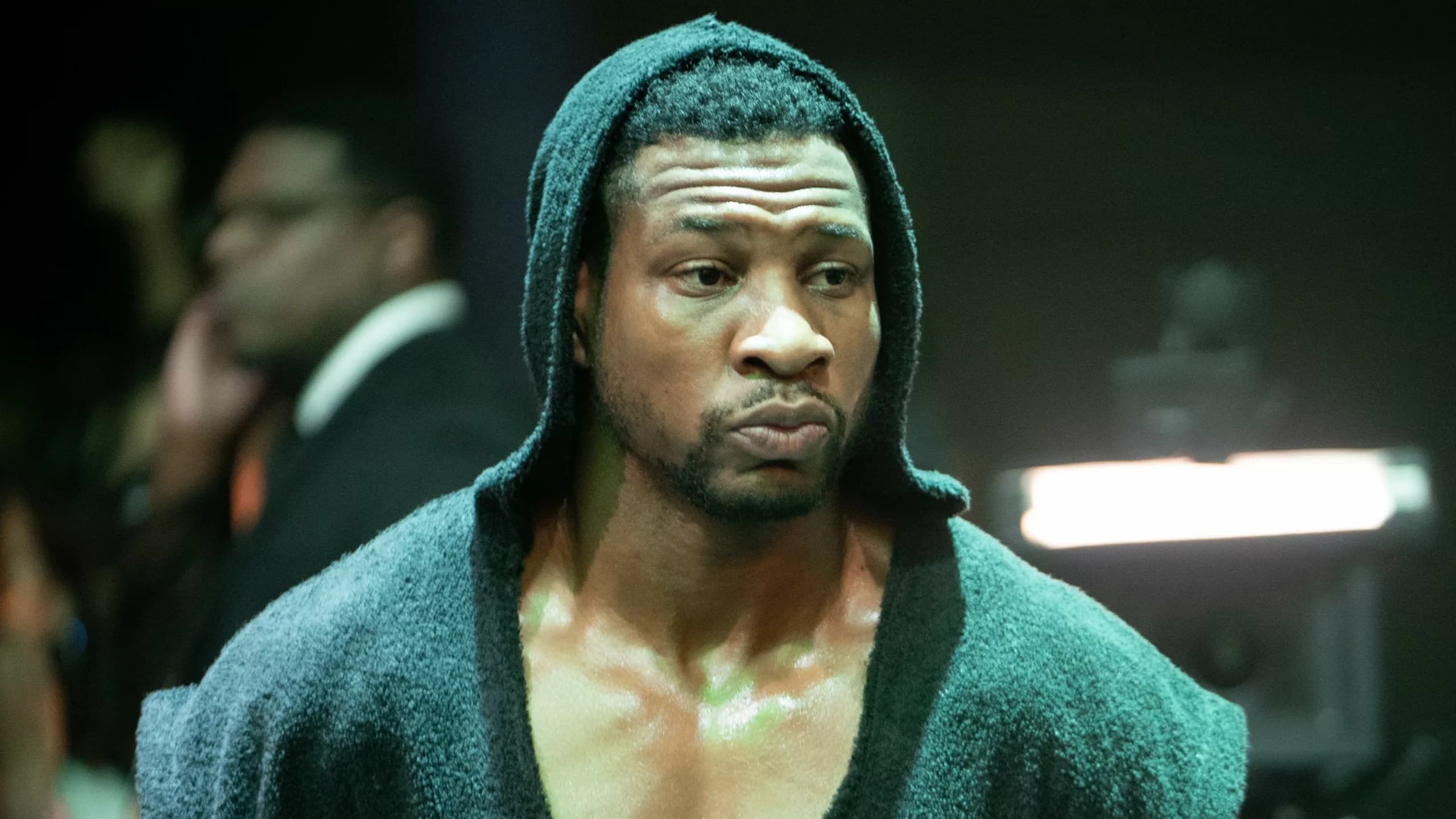 Jonathan Majors é sentenciado a 1 ano em programa de reabilitação por caso de agressão