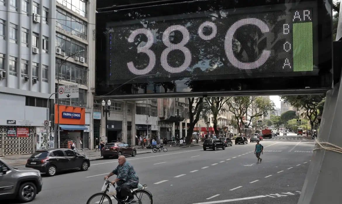 Brasil lança plano de saúde para enfrentar impactos das mudanças climáticas