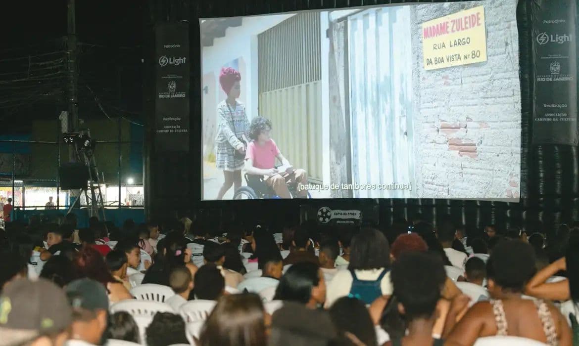 Projeto Curta na Praça leva cinema gratuito a cidades do Rio de Janeiro