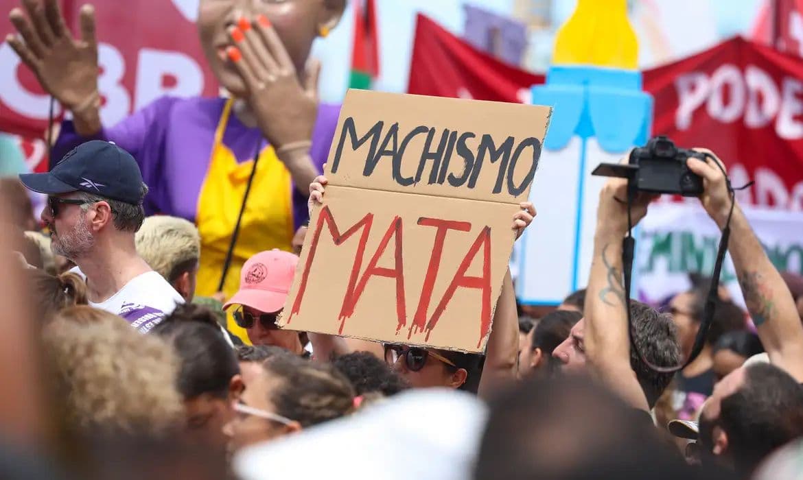 Sobrecarga doméstica e violência de gênero: O desafio da autonomia feminina