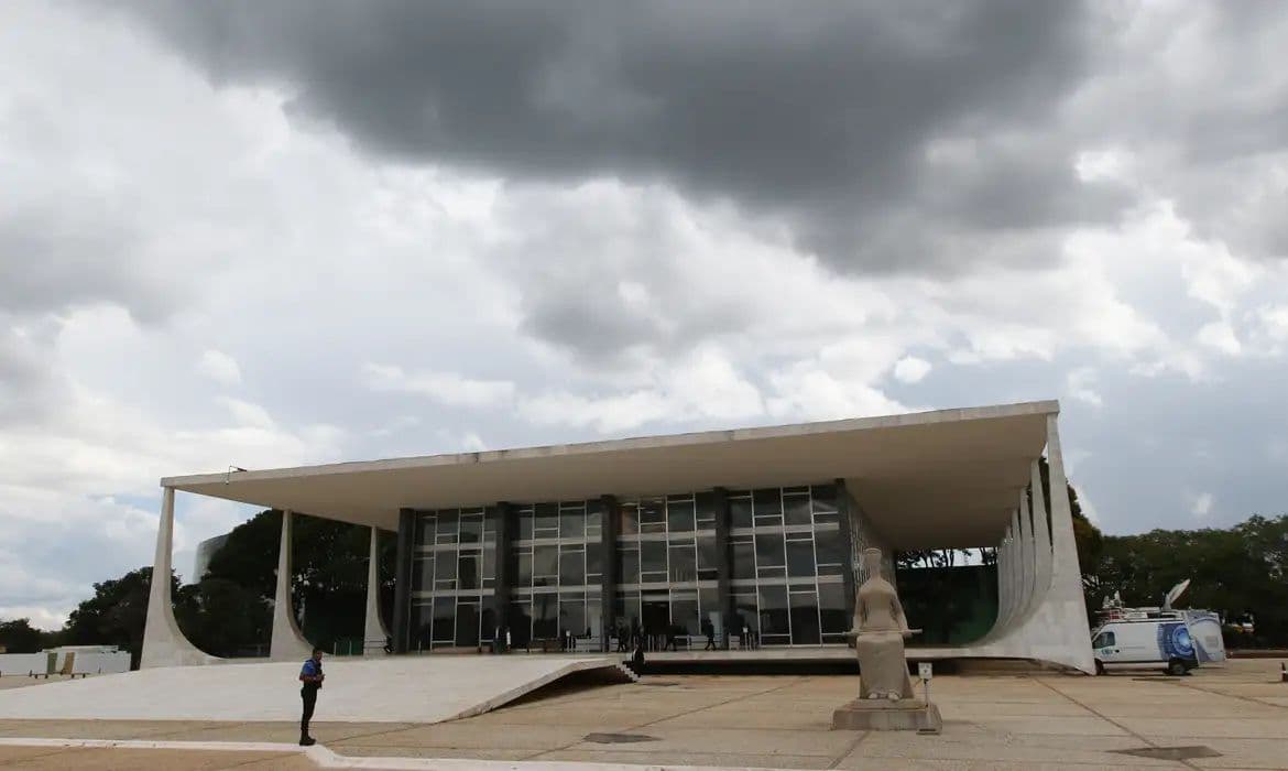STF retoma julgamento sobre mandato-tampão no Rio de Janeiro