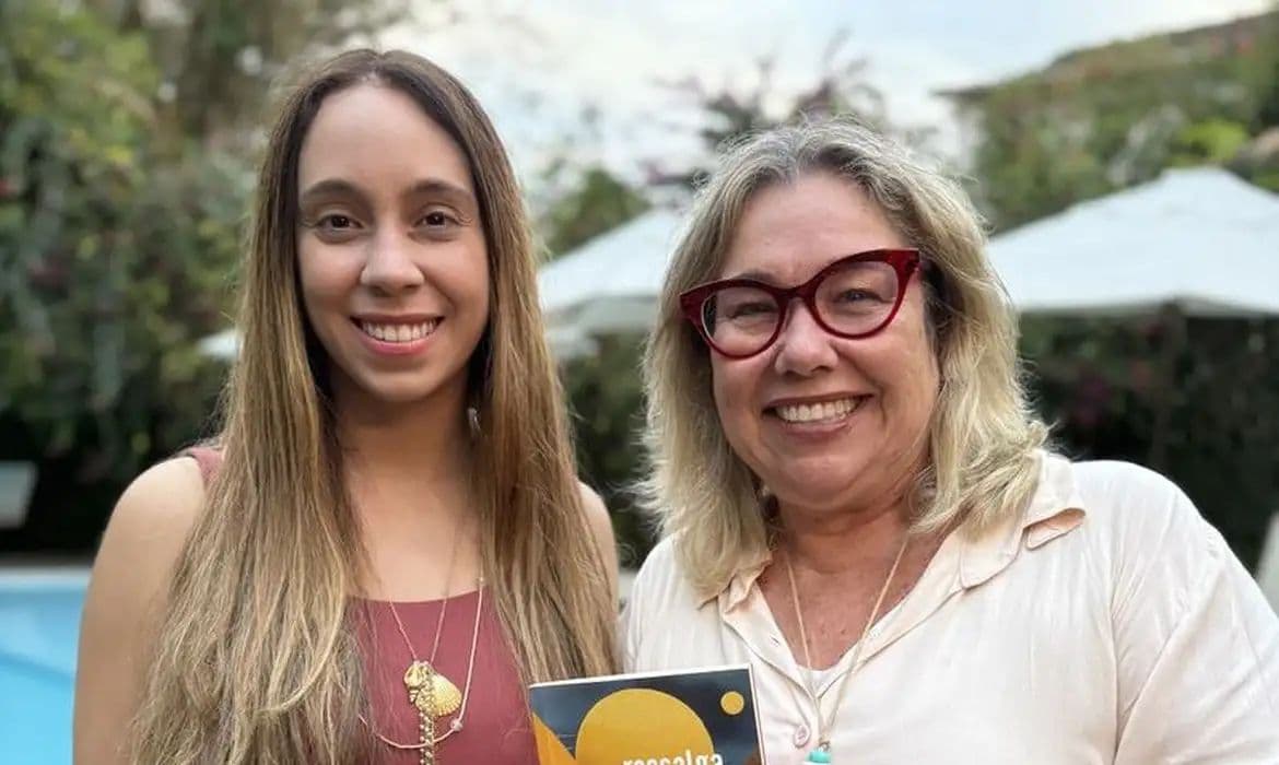 Bethânia Pires Amaro é destaque no programa Conversa com o Autor
