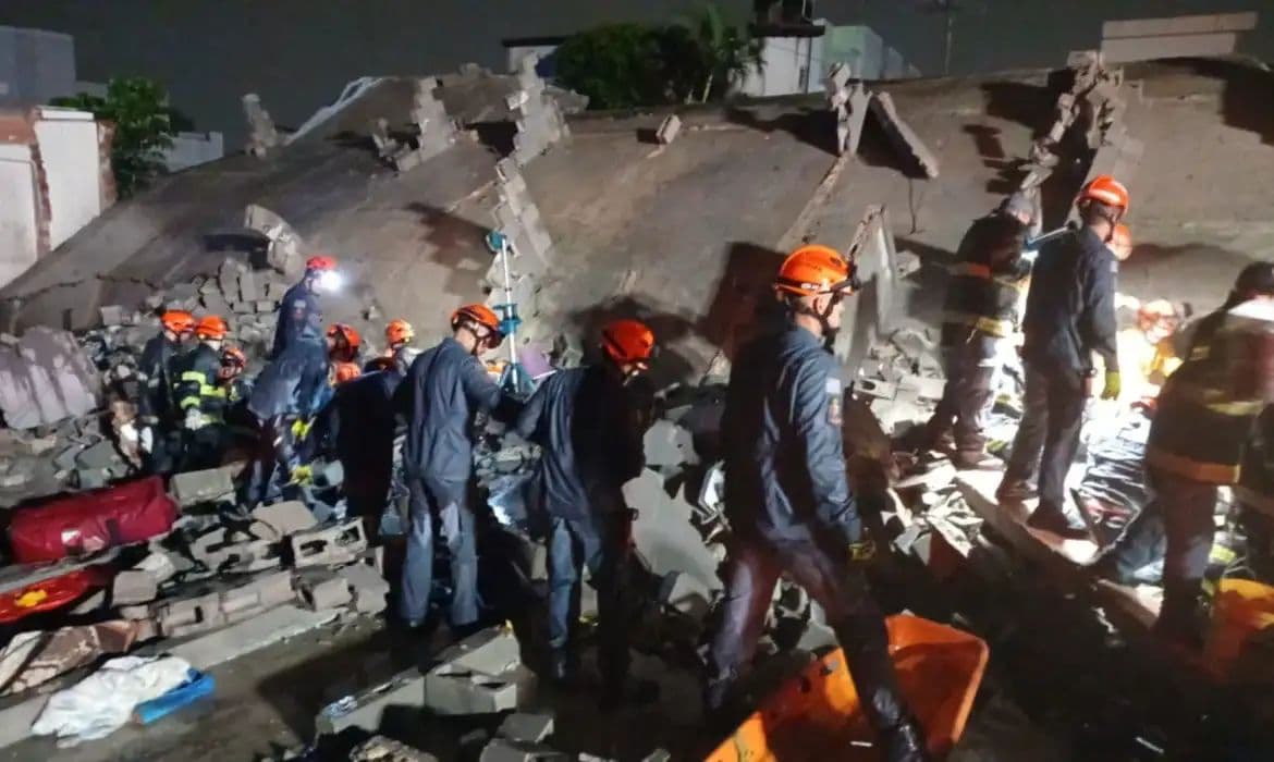 Desabamento de prédio em construção deixa mortos em São Paulo