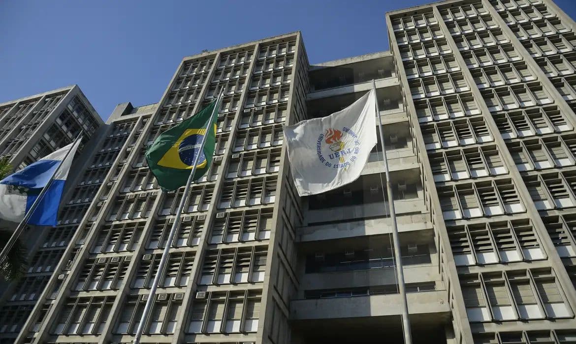 Justiça eleva indenização por racismo na Uerj