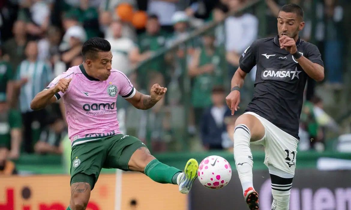 Coritiba e Botafogo empatam em 1 a 1 e seguem sem vencer no Brasileirão