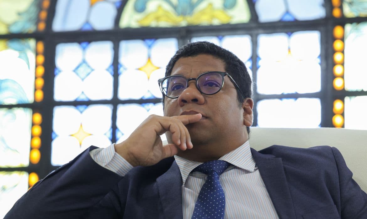 Embaixador de Cuba alerta para risco real de invasão militar pelos EUA