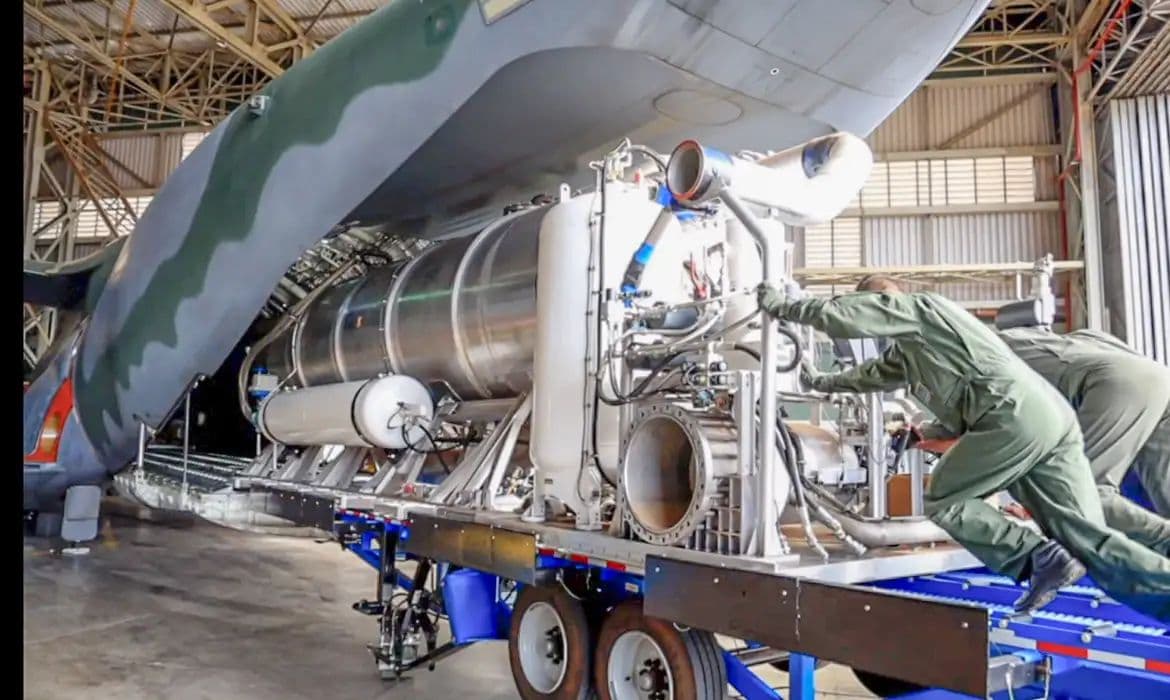 FAB utiliza aviões KC-390 no combate a incêndios florestais no Amazonas