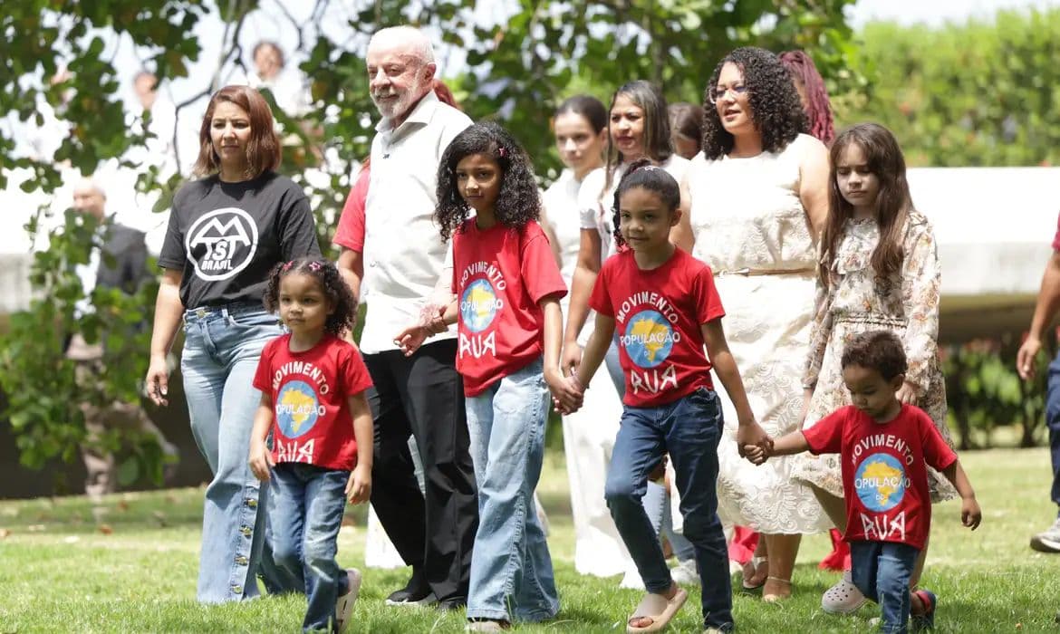 Lula destaca habitação e respeito religioso em celebração de Nossa Senhora