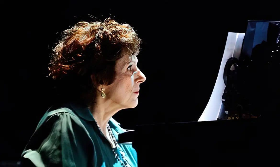 Pianista Estela Caldi apresenta projeto Schubertíade em concerto