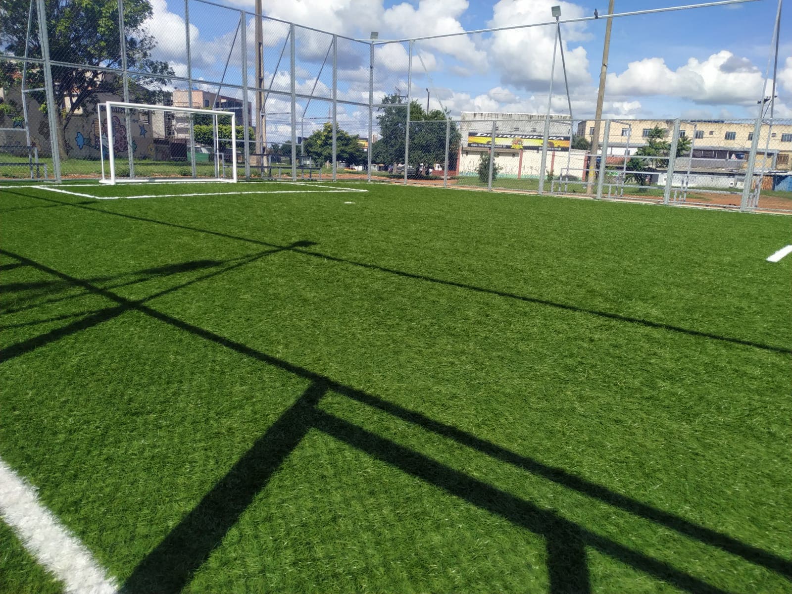 Dez novos campos sintéticos para esporte e lazer