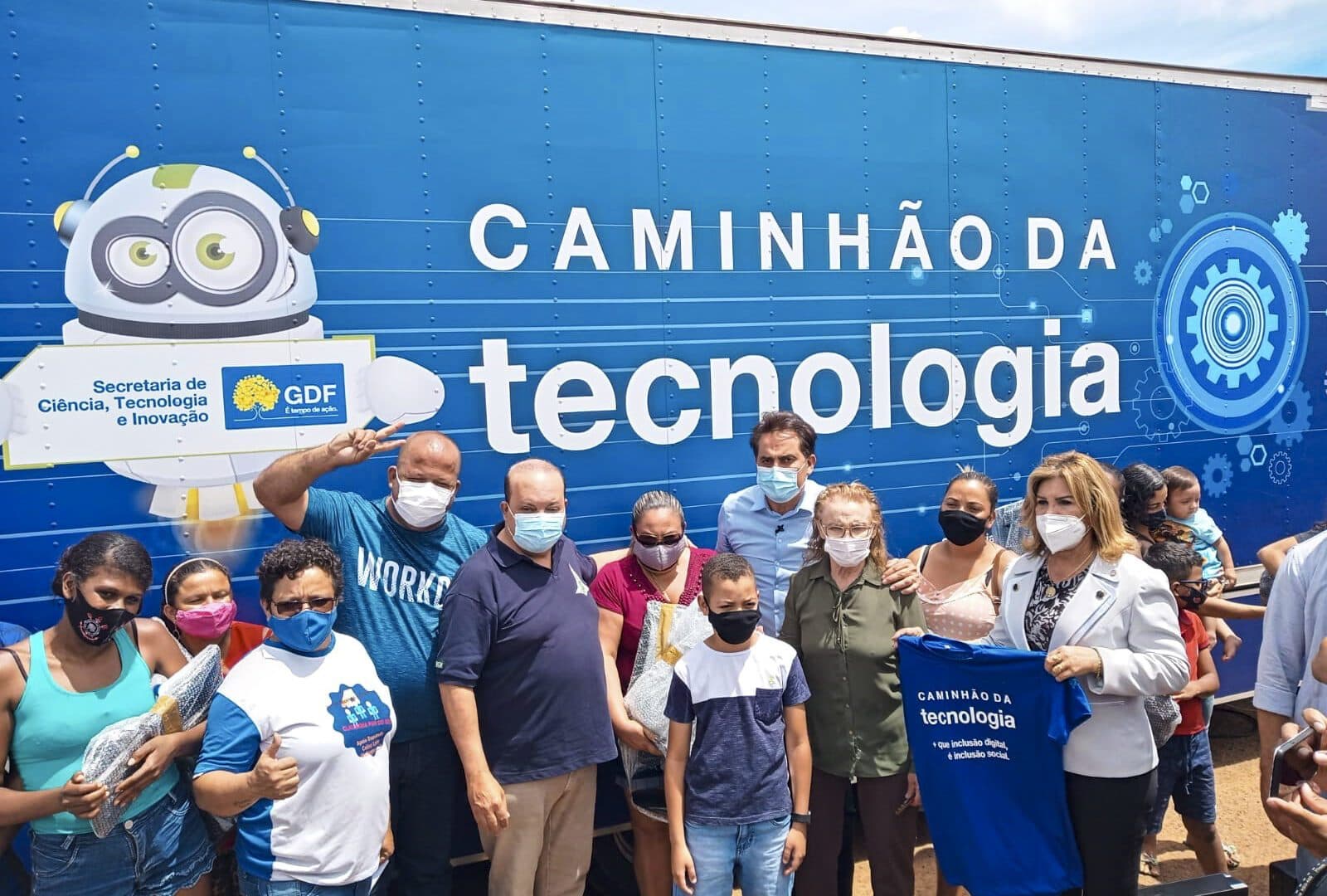 Projeto de inclusão digital vai atender sete mil estudantes