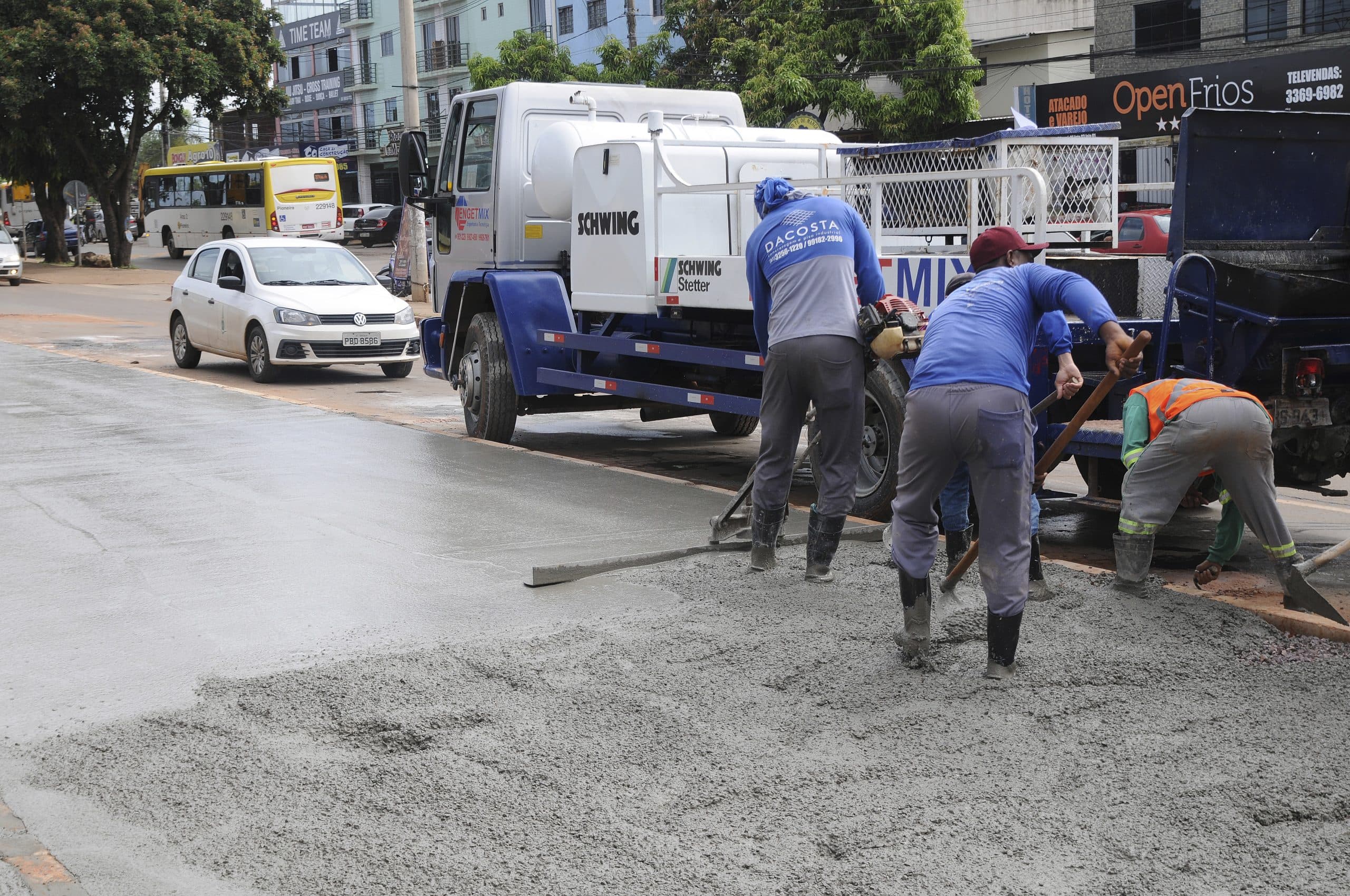 Avenida do Paranoá começa a ganhar novas calçadas