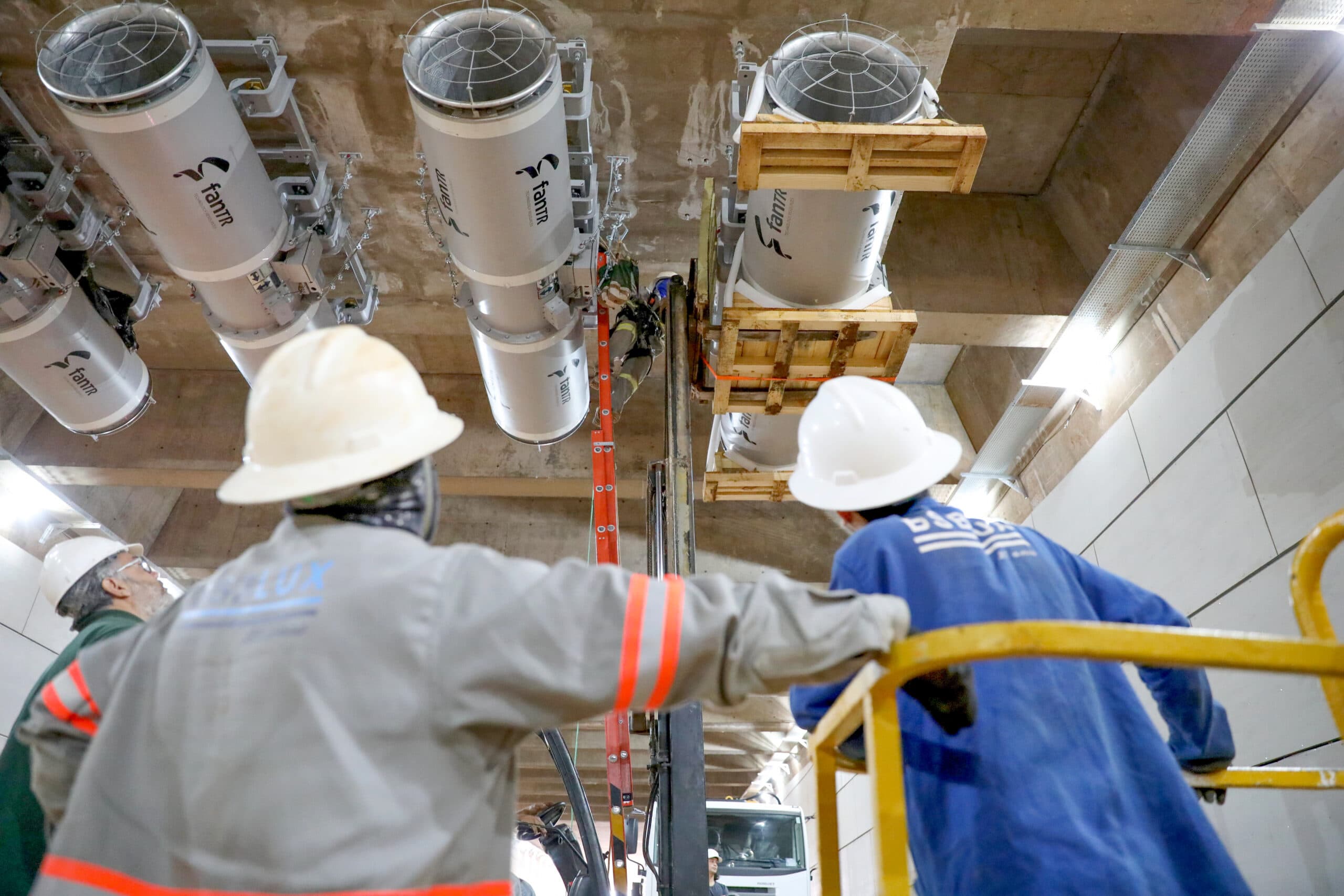 Ventiladores do Túnel de Taguatinga começam a ser instalados