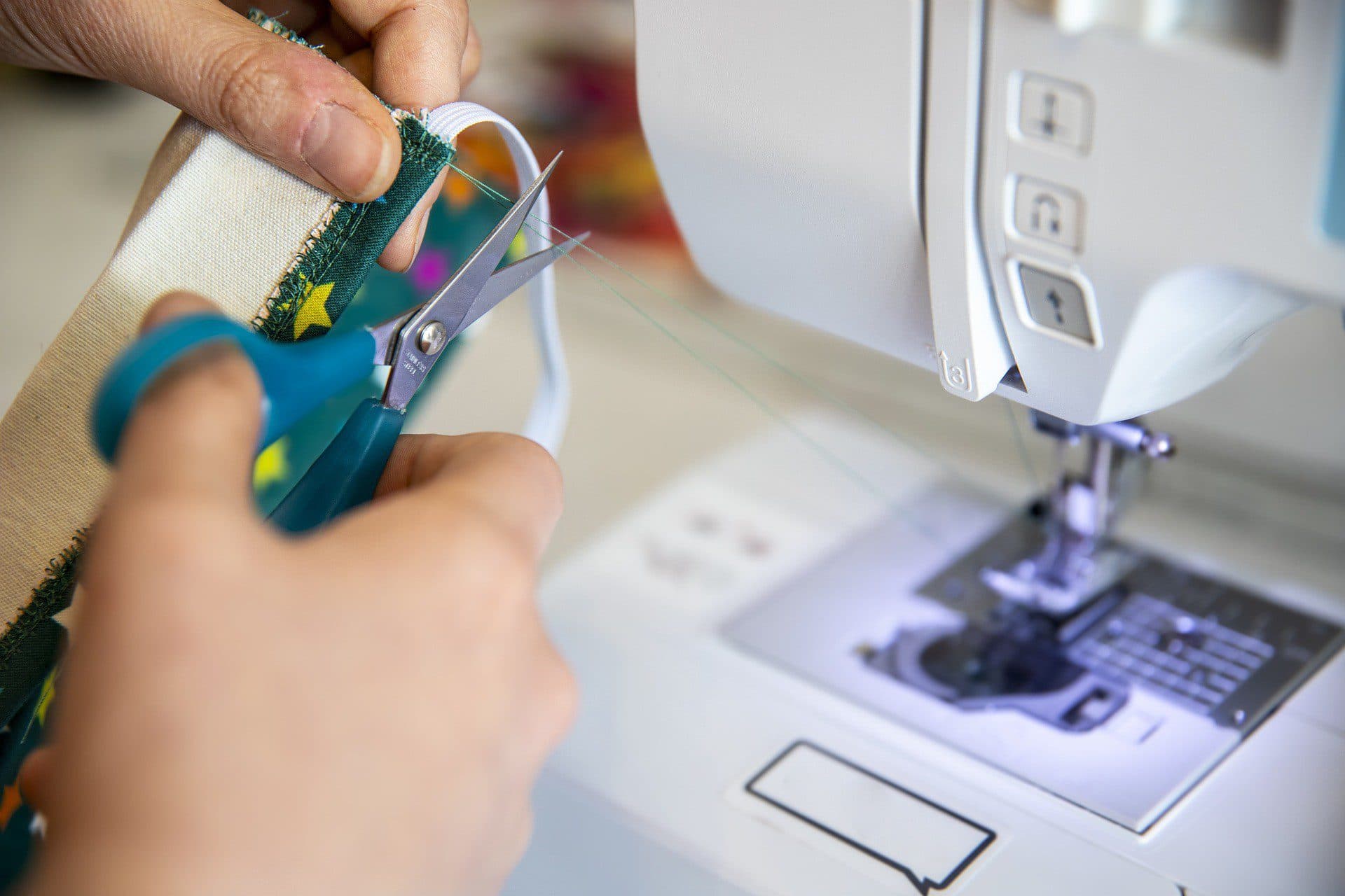 Atenção! Agências estão com 50 oportunidades abertas para costureira