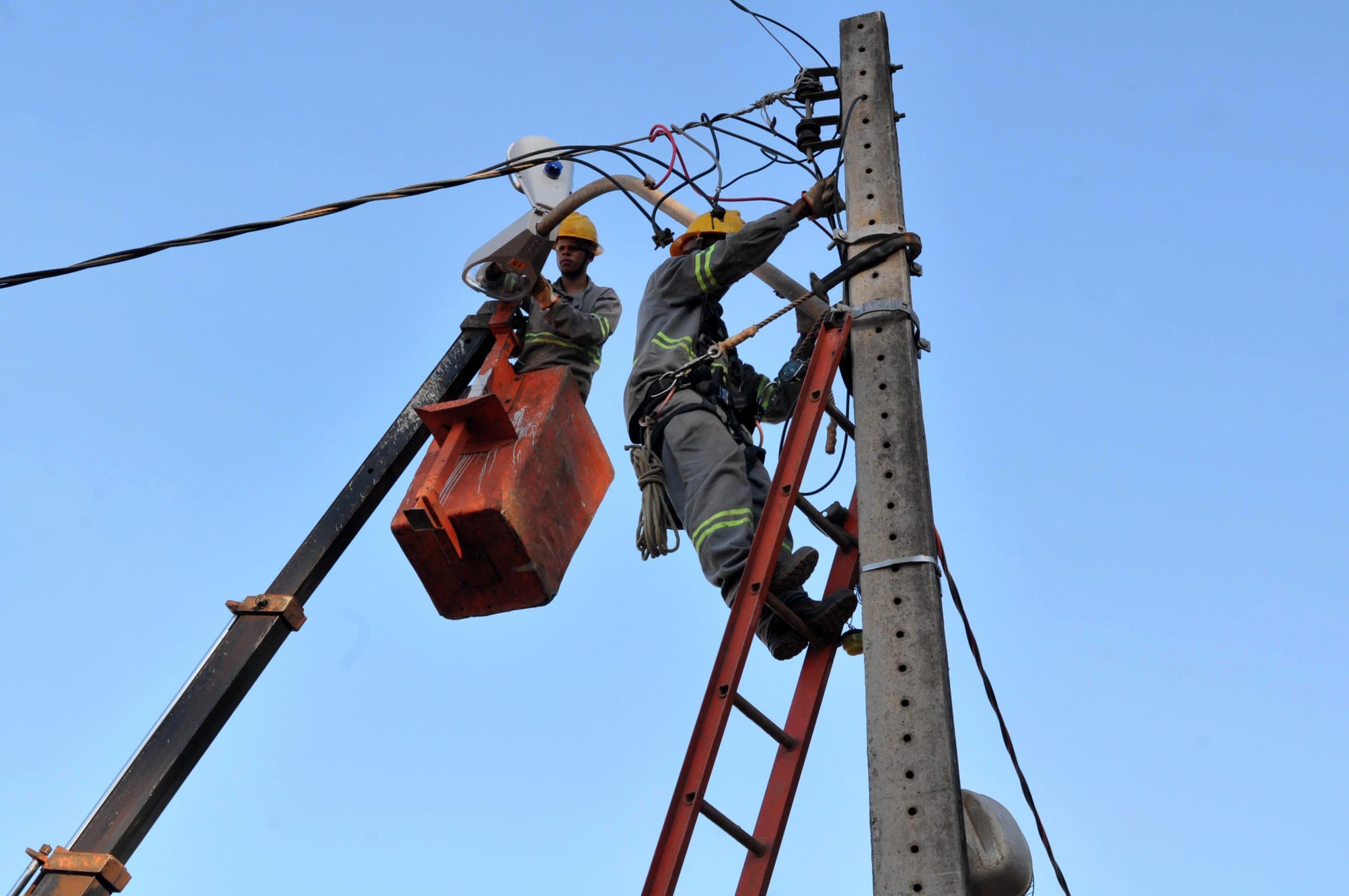 Endereços de quatro regiões ficam sem energia nesta sexta (25)