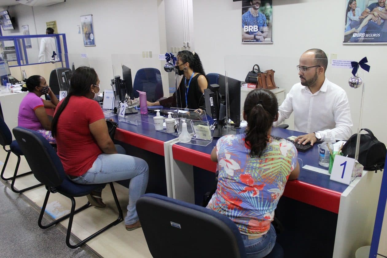 Em apenas um dia, agências do BRB conseguem agendar 3.800 pessoas