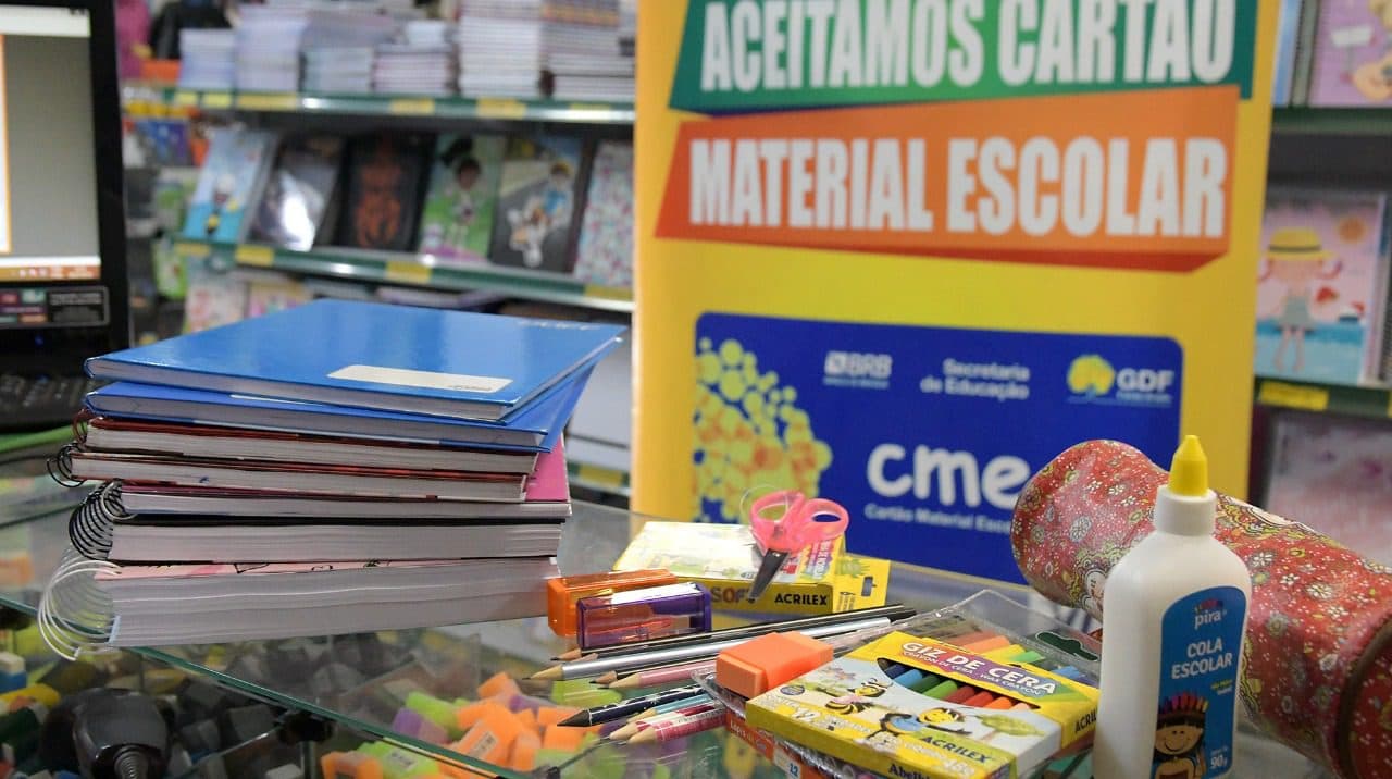 Cartão Material Escolar na conta de 61,9 mil estudantes