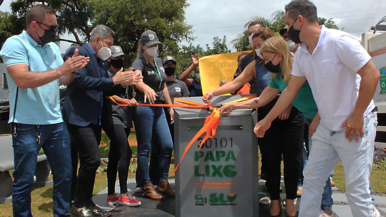 Ponte Alta Norte, no Gama, inaugura mais um papa-lixo