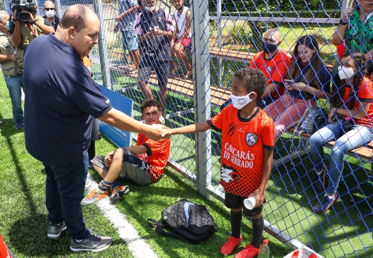 População ganha campo de grama sintética na Quadra 3 do Cruzeiro