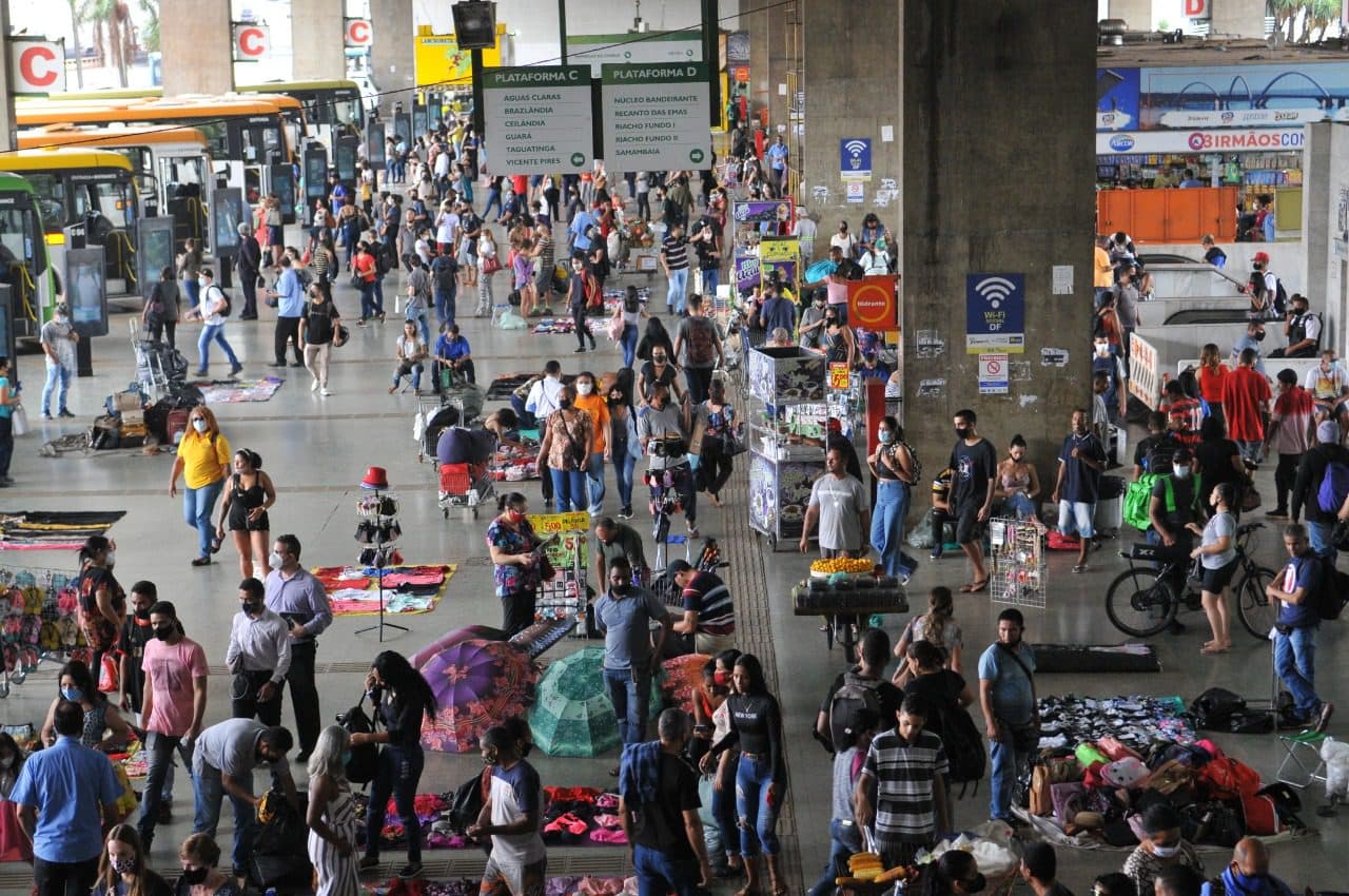 Uso de máscaras de proteção passa a ser facultativo a partir desta 5ª (10)