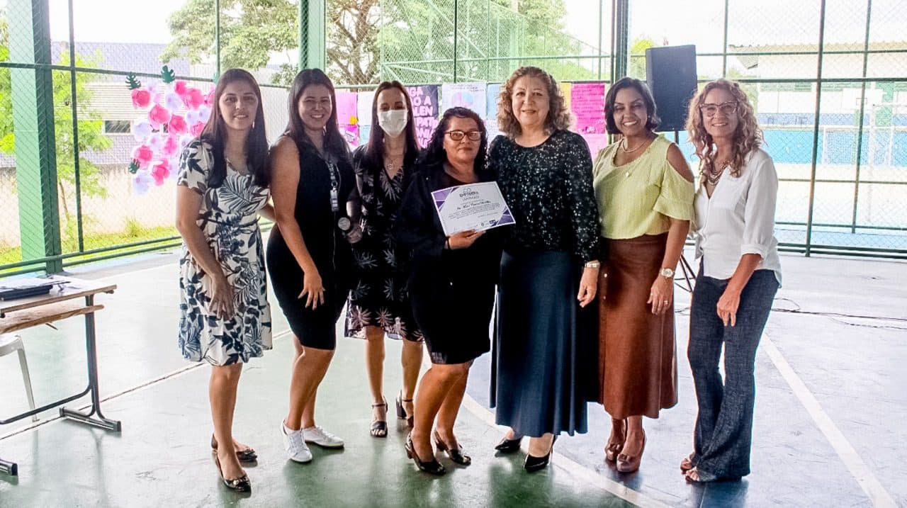 478 alunas recebem certificado em curso de formação de mulheres líderes
