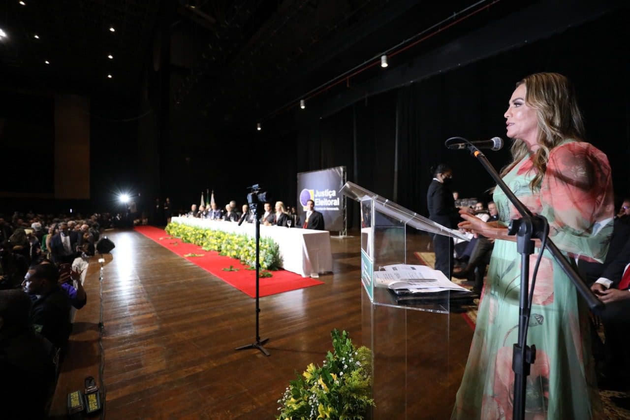 Ibaneis Rocha é diplomado para novo mandato pelo TRE-DF