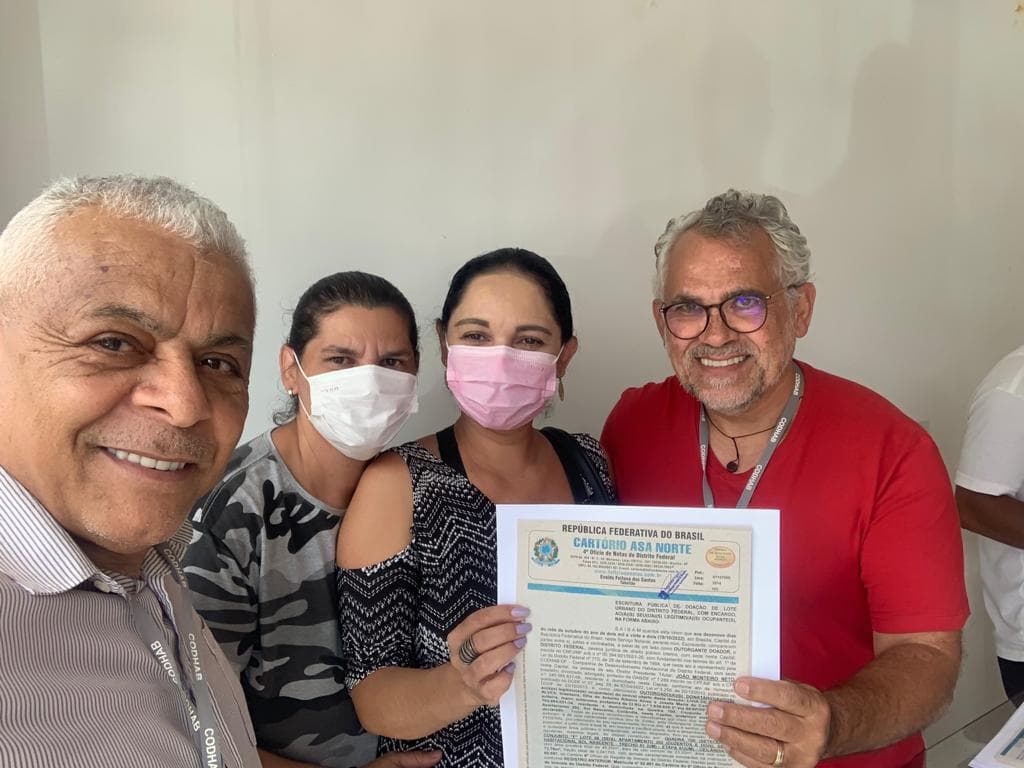 Codhab entrega escrituras para 308 famílias no Parque do Sol