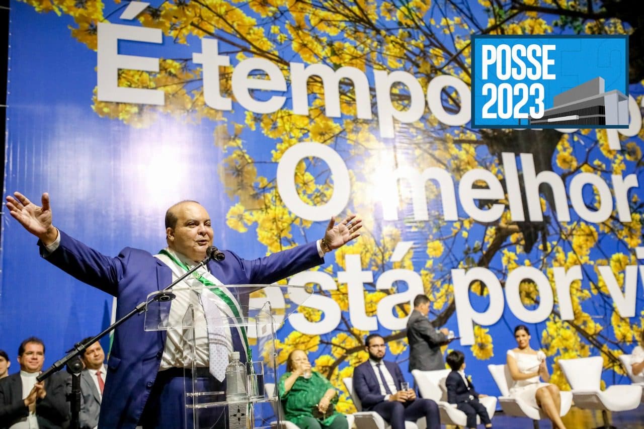 Secretários tomam posse no centro de convenções