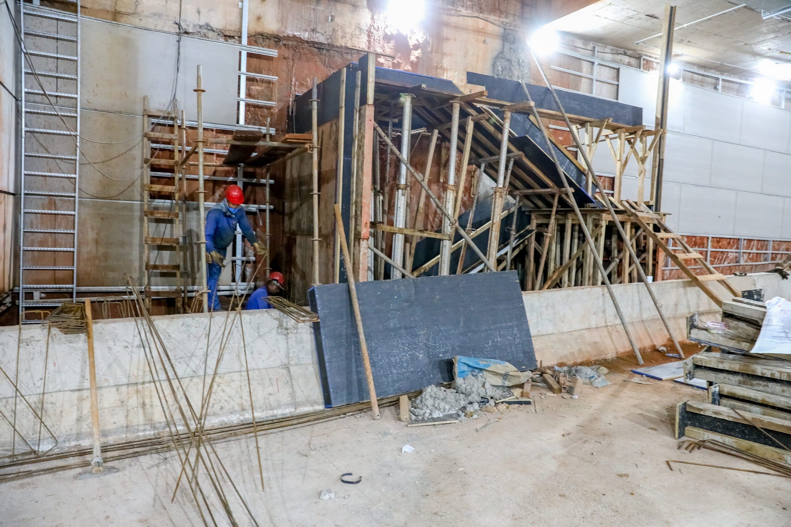 Começa concretagem das escadas de emergência do Túnel de Taguatinga