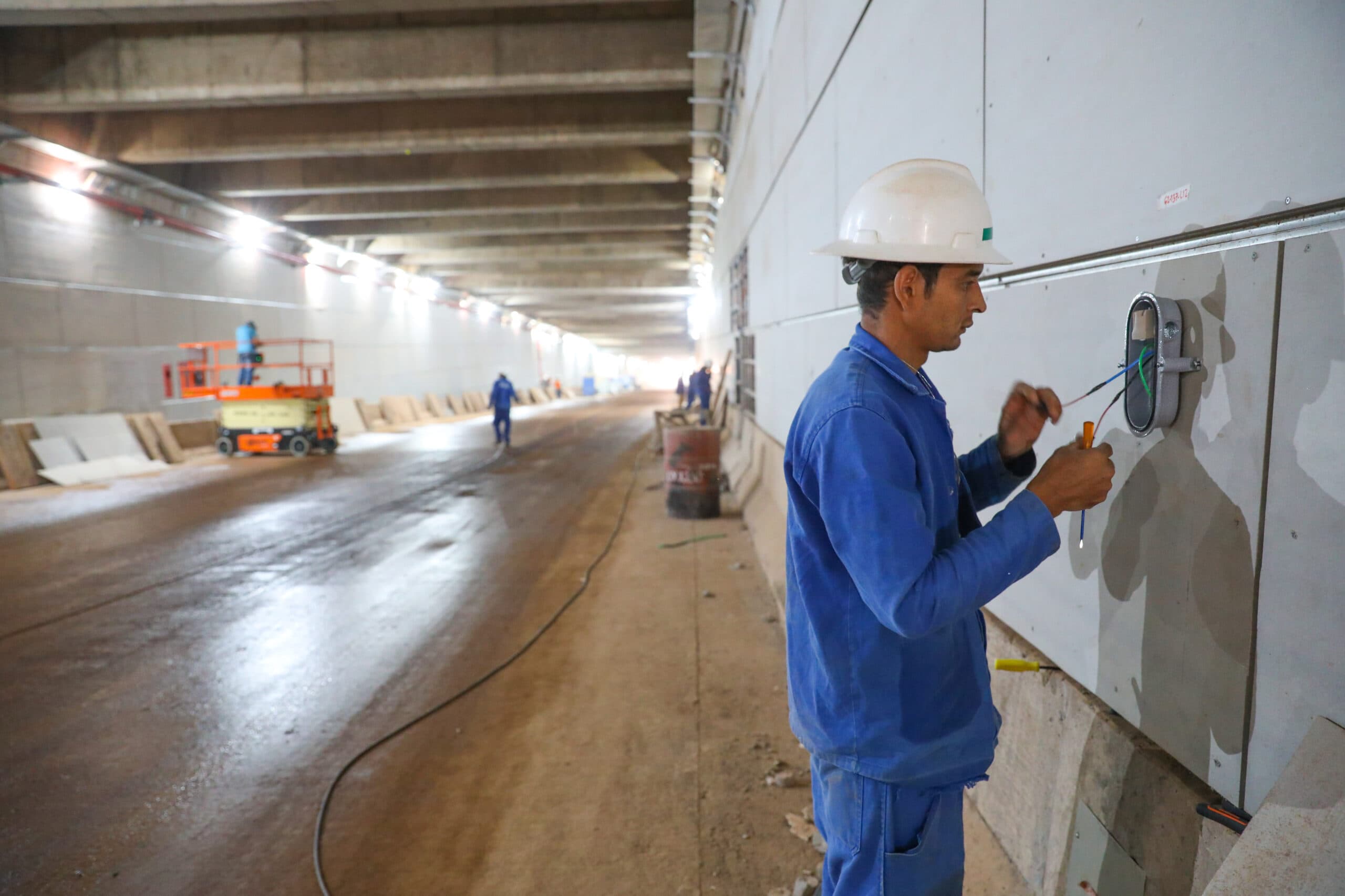 Luminárias de emergência começam a ser instaladas no Túnel de Taguatinga