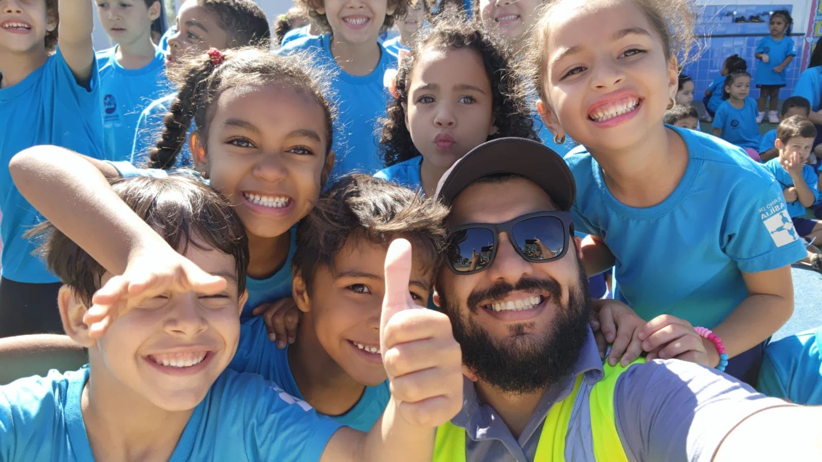 Crianças aprendem e se divertem em ação do DER