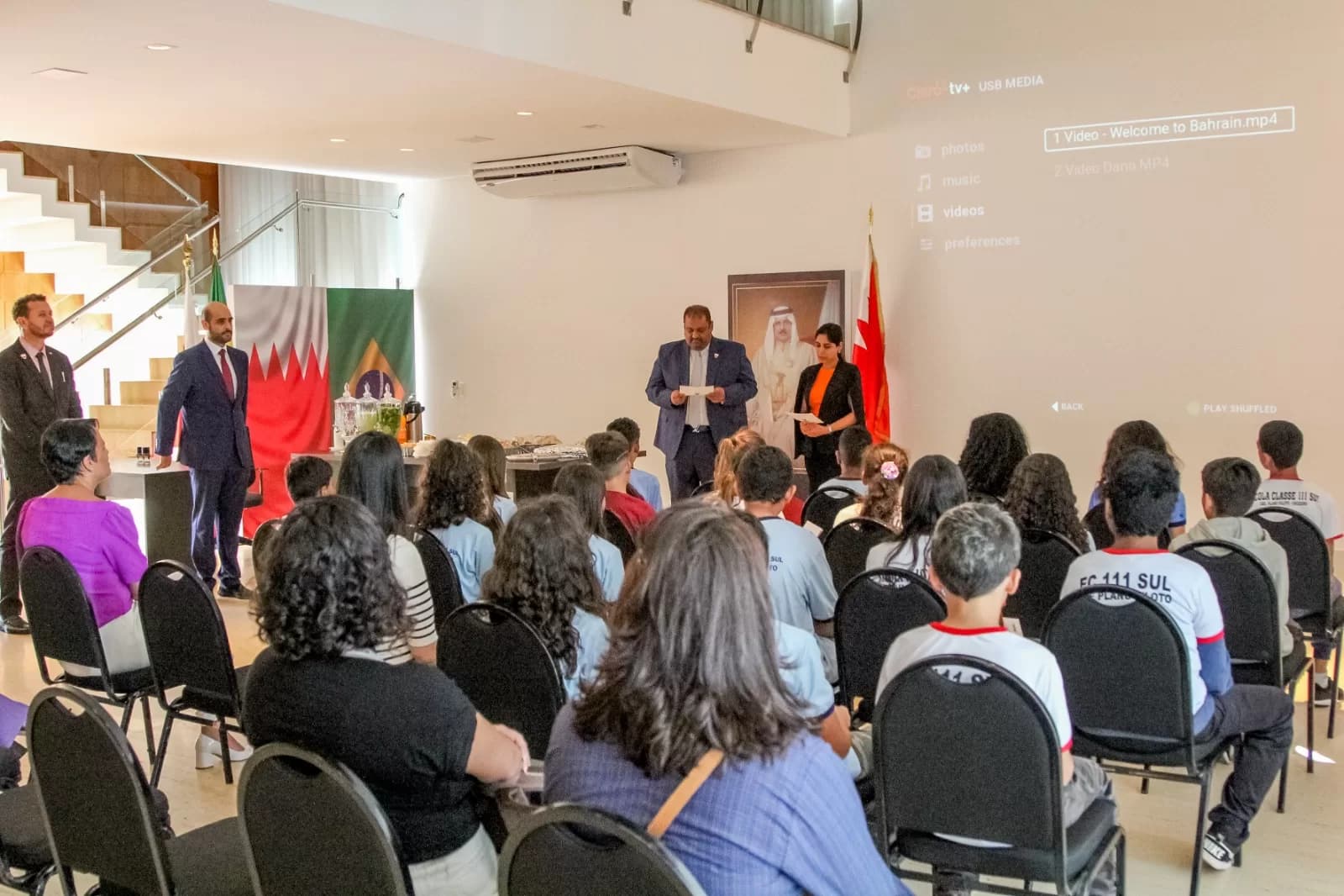 Programa do GDF leva mais de 150 estudantes a visitas em embaixadas