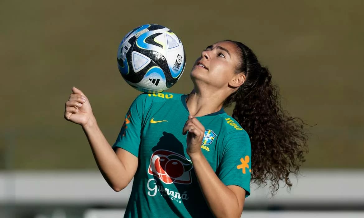 Angelina expressa confiança na campanha do Brasil na Copa