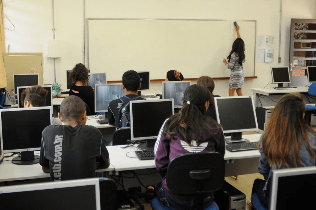 Autorizado processo seletivo para professores substitutos