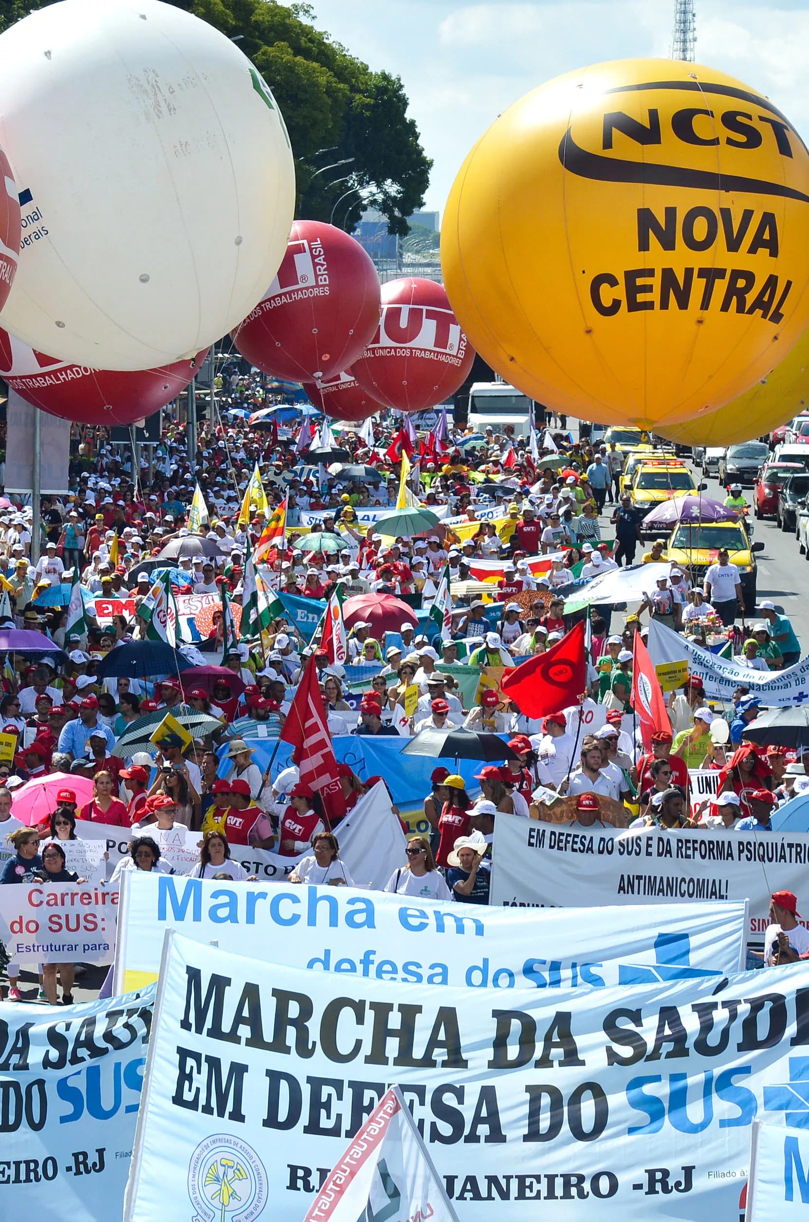 Marcha em Defesa do SUS marca primeiro dia da 15ª Conferência Nacional de Saúde