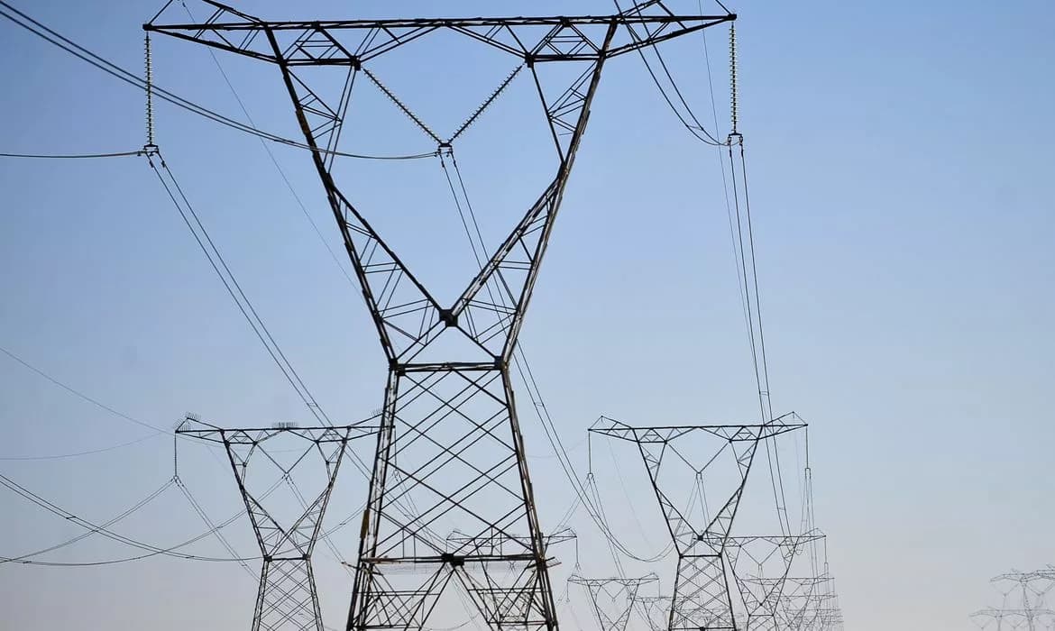 Energia elétrica foi restabelecida em todas as capitais