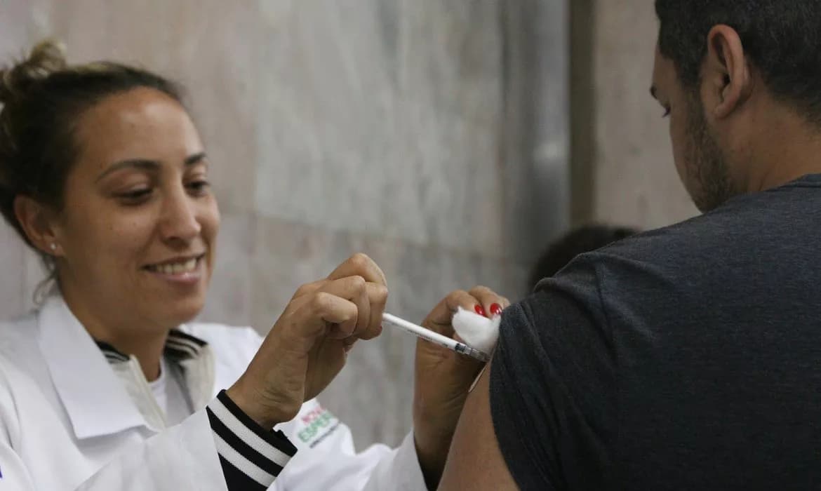Sociedade de Infectologia pede reforço da vigilância sobre SARS-CoV-2