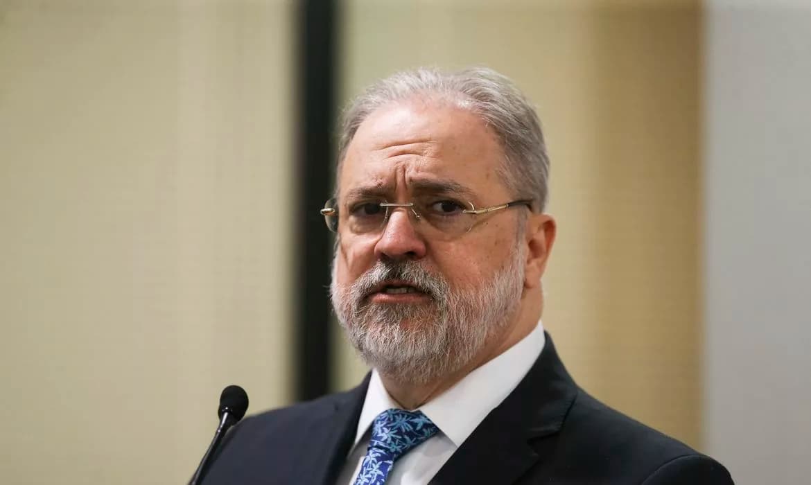 PGR contesta pagamento de anuidade para conselhos de enfermagem