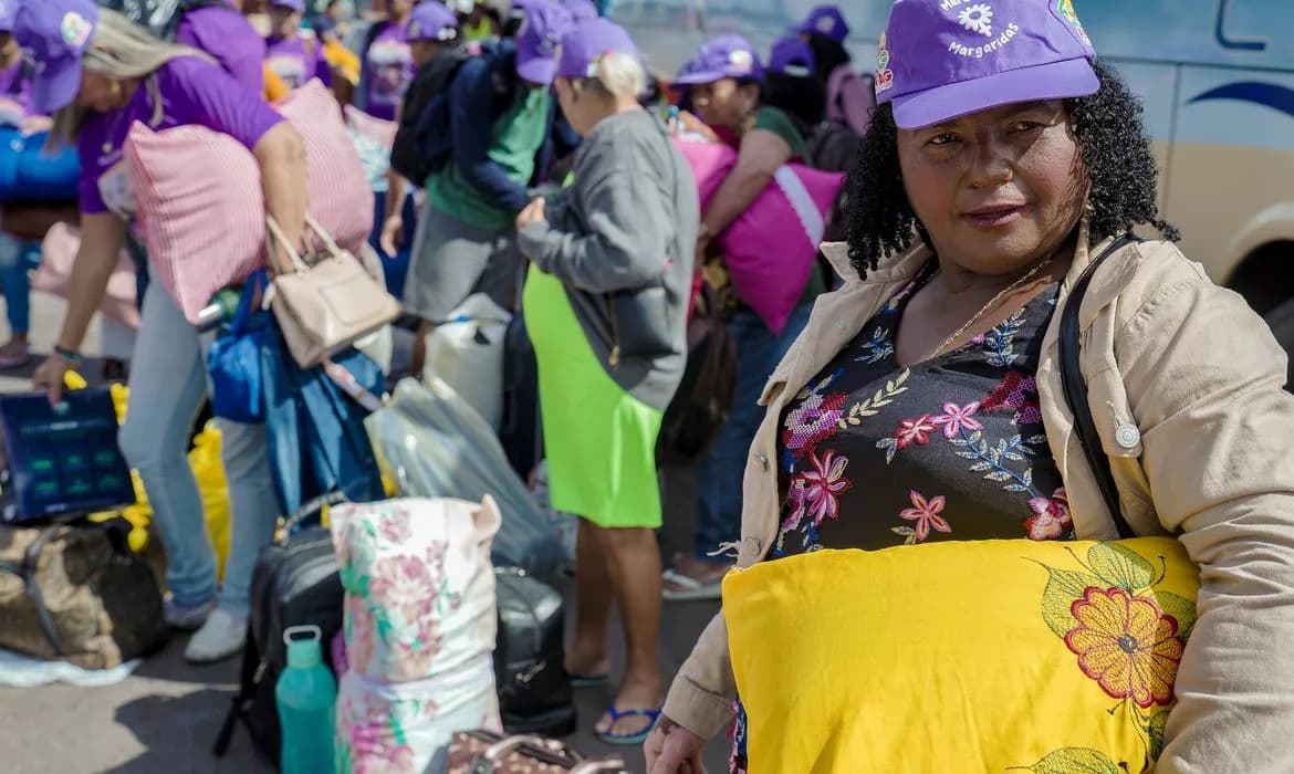 Marcha das Margaridas ocupa ruas de Brasília 