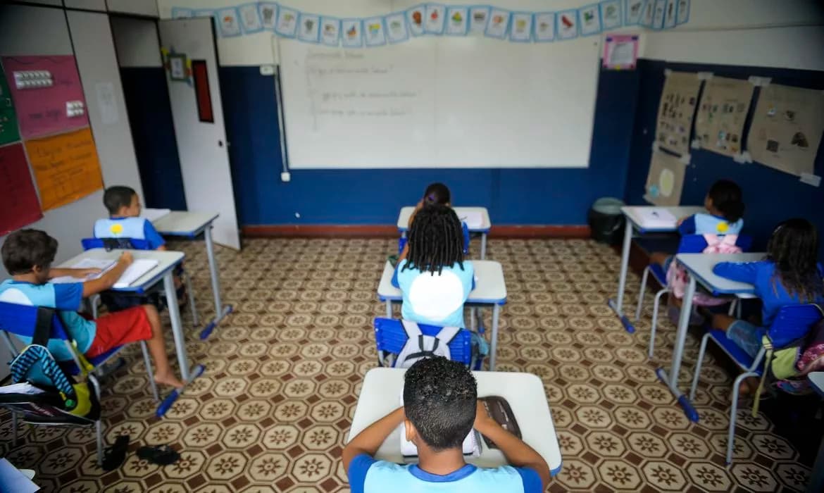 Professores apontam desafios da escola em tempo integral