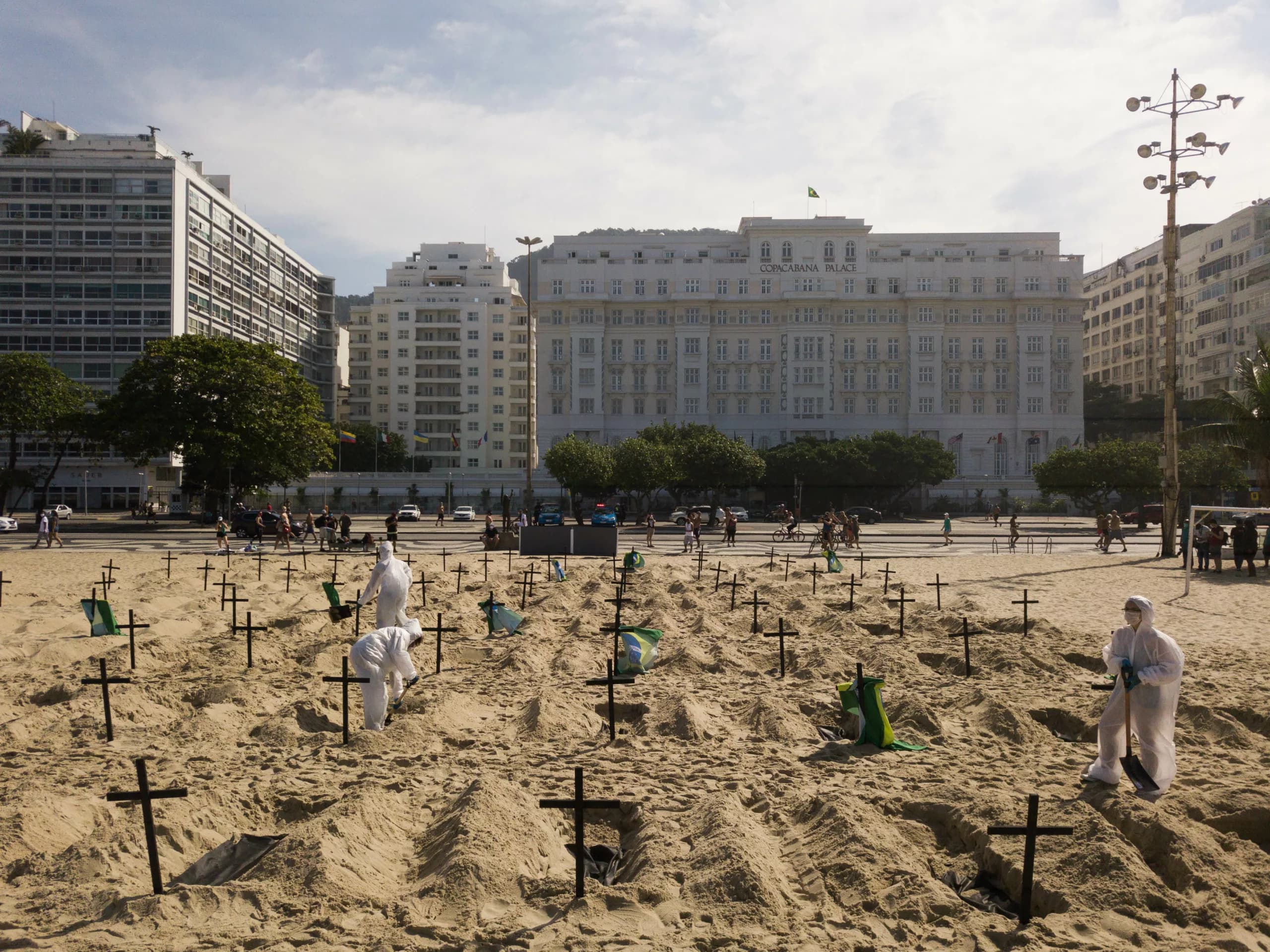 Mais de 50% da população quer julgamentos por mortes de covid-19