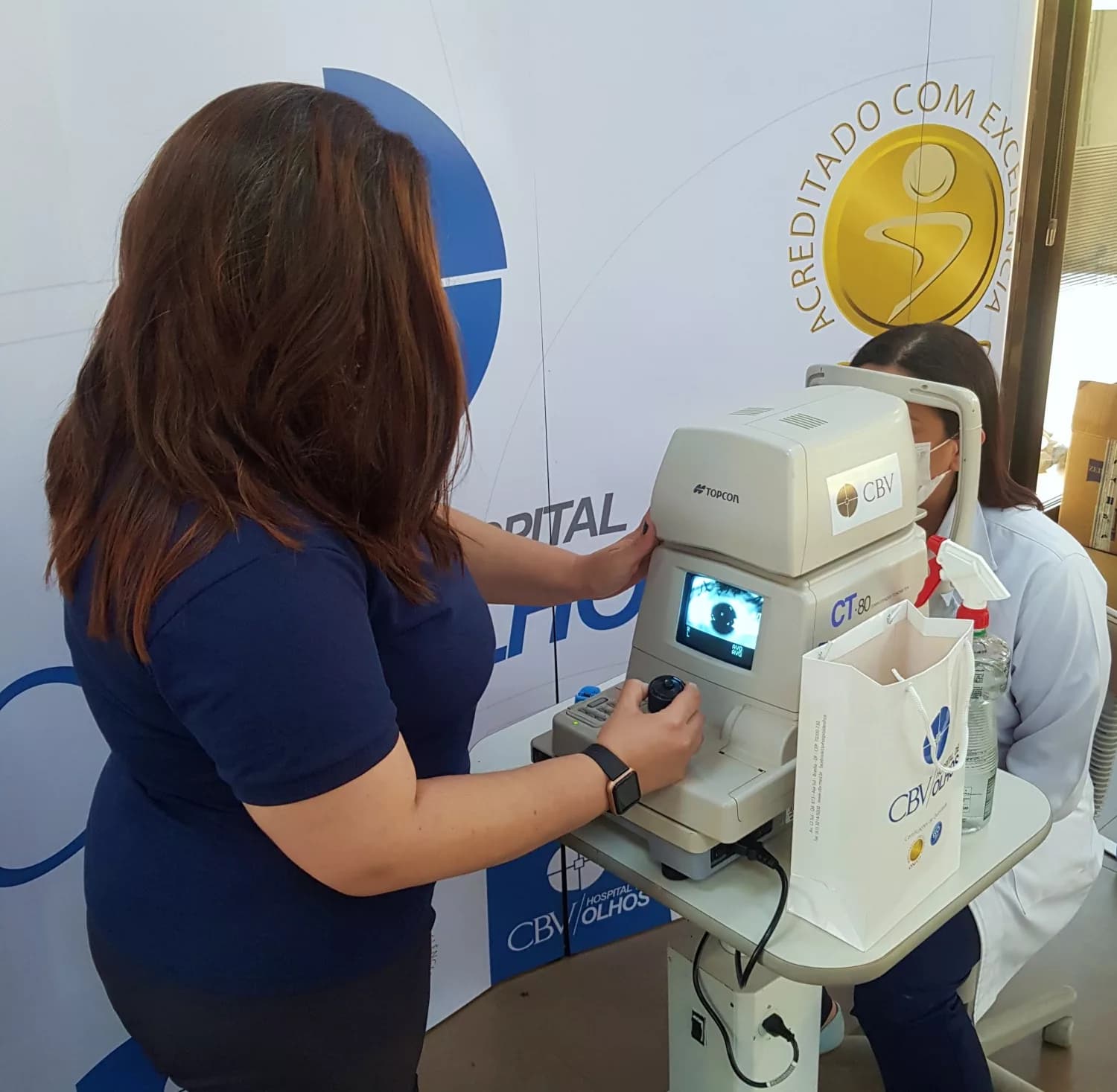 Ação de saúde em shopping, antecipa o Dia Mundial da Visão