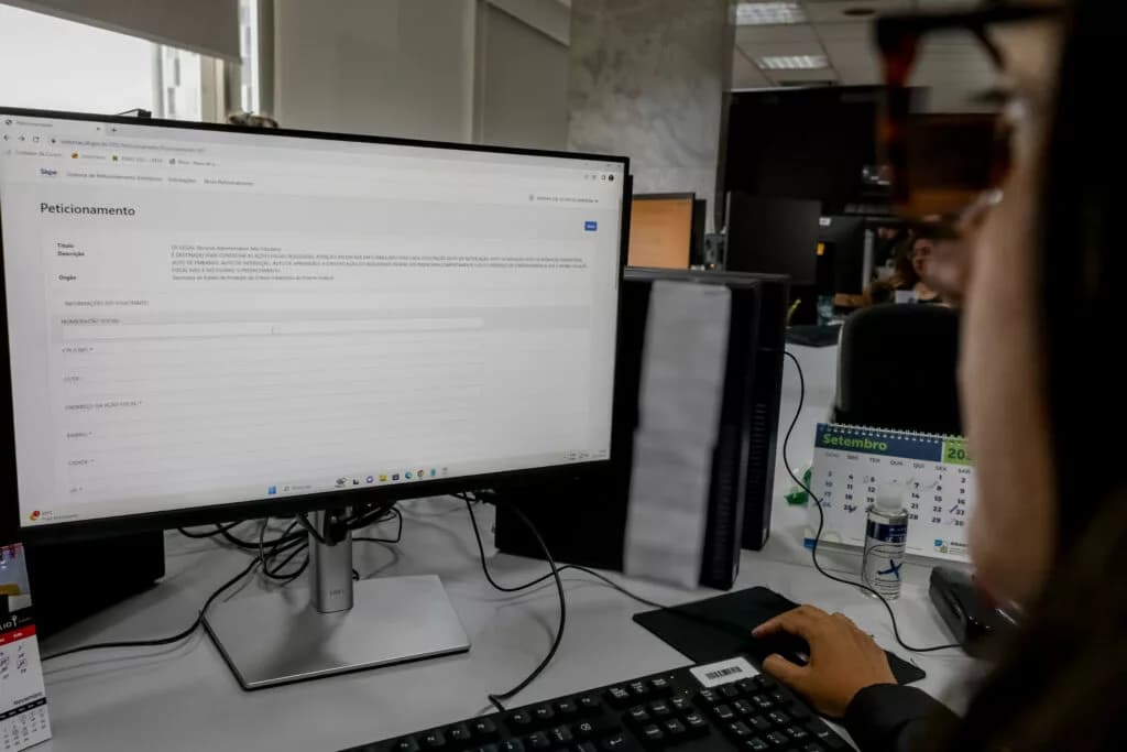 Cidadão pode preencher requerimentos da DF Legal de forma digital