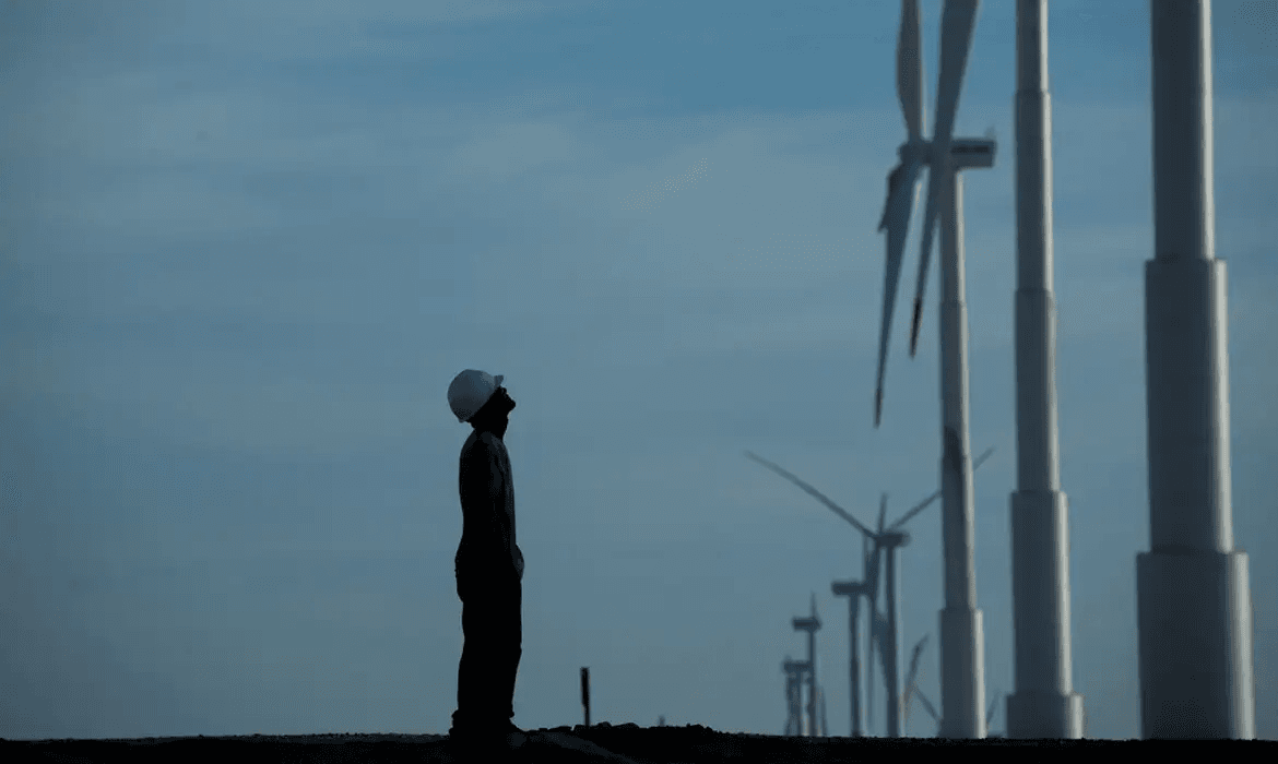 Geração de energia brasileira aumentou 10,3 mil MW em 2023