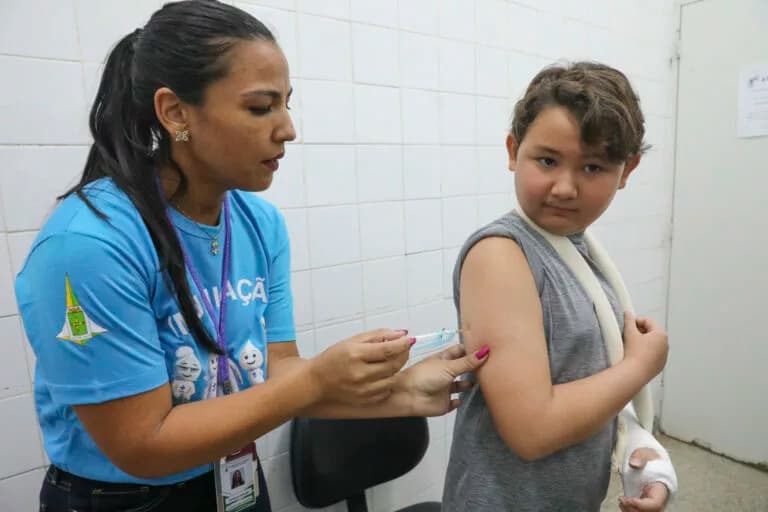 Começa vacinação contra a dengue no sistema público de saúde do DF
