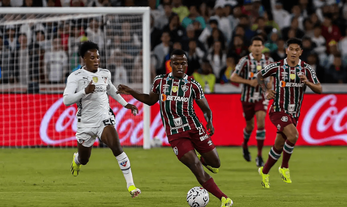 Flu sente altitude e perde para a LDU na ida da Recopa Sul-Americana