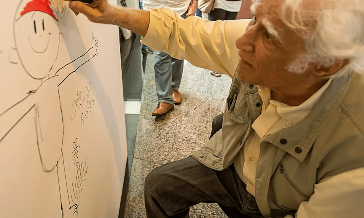 Exposição interativa leva público a encontro de personagens atemporais