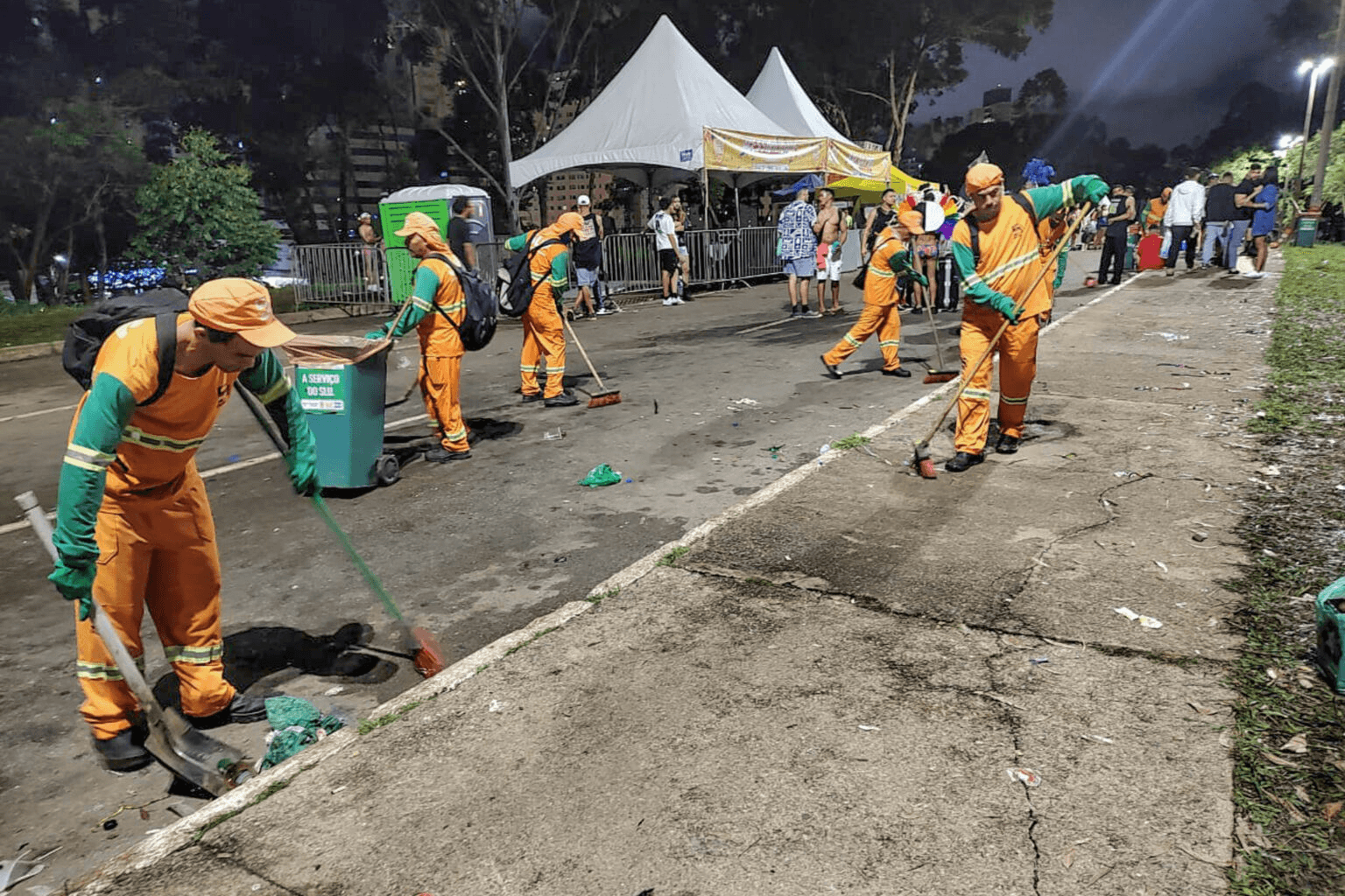 Cerca de 7,5 toneladas de lixo recolhidas no sábado de Carnaval no DF