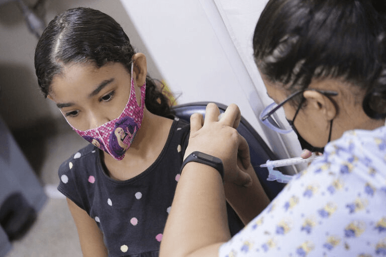 No DF, cobertura vacinal contra HPV entre meninas supera a de meninos