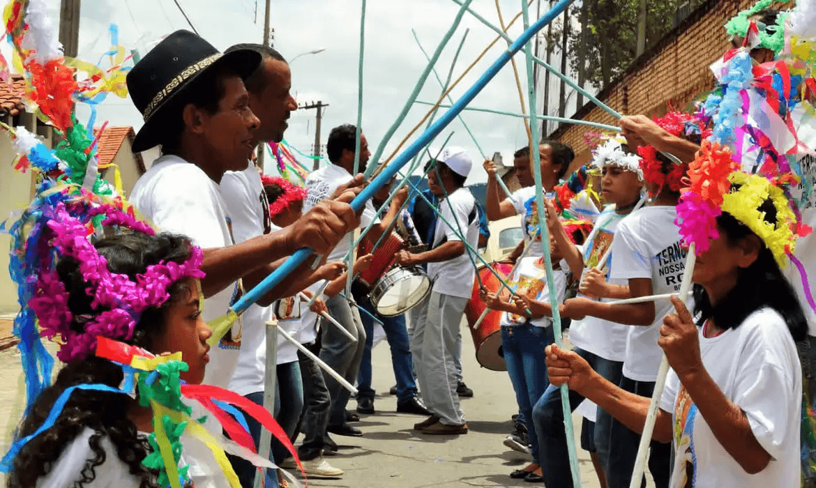Congado é festa de almas e necessita de apoio público, diz antropólogo